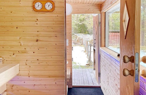 Vaddo House | Cozy 4-Star Holiday Home with Ocean View in VÄDDÖ