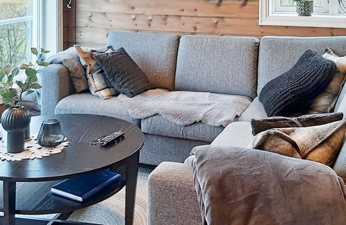 Hommersak House | Spacious 7-Person Holiday Home with Oceanfront Views
