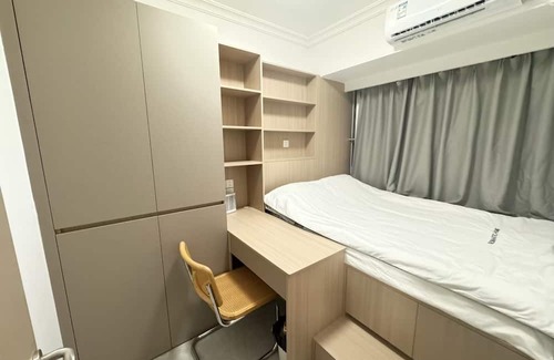 Central Business District Condo | Modern 2-Bedroom Condo in Shenzhen Futian with AC & Heating