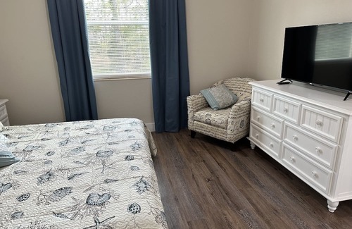 Englewood East House | Pet-Friendly 3 Bedroom Retreat Just Minutes from Beach