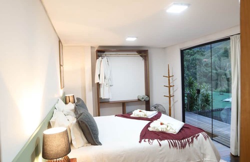 Maromba House | Relaxing Bungalow Retreat in Itatiaia with Spa & Hot Tub