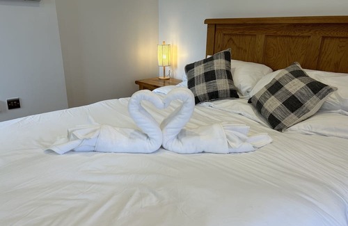 Farley Cabin | Discover a Romantic Cabin with King Bed and Breathtaking Views