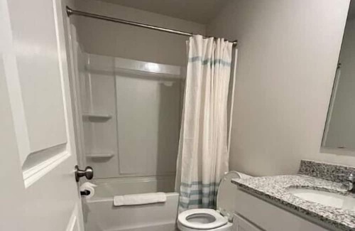 Macon House | Beautiful Macon Home! Convenience & Comfort!