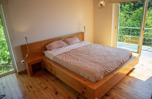 Sever do Vouga Villa | Cozy Nest: Your Ideal Retreat with Pool and Ocean Views