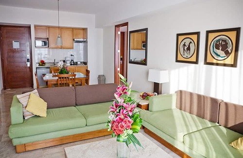 Costa Azul Resort | Inviting 1-Bedroom Suite with Kitchen and Balcony Retreat