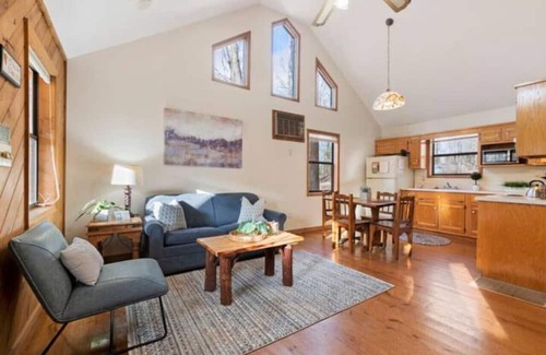 Blairsville Cabin | Cozy Cabin |Jacuzzi & Amazing Views-Fireplace-Elsa