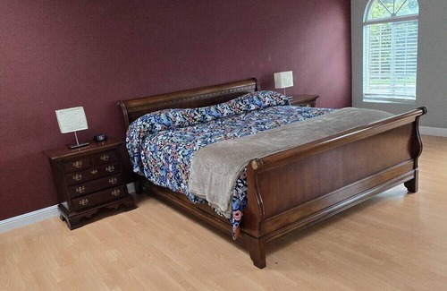 Union City House | Elegant Retreat for Families: Relaxation Awaits You