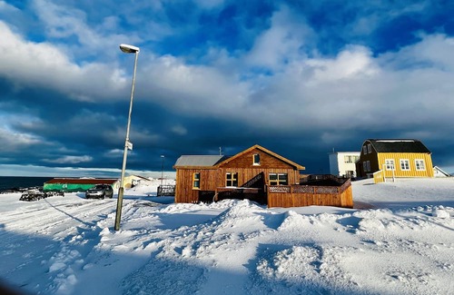 Hellissandur Cottage | Cozy Ocean Cliff 1-Bedroom Cottage in Hellissandur