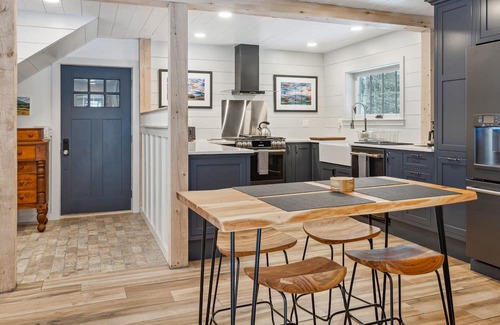 Brownsville Cottage | Pet-Friendly Vermont Retreat with Doggy Suite Amenities
