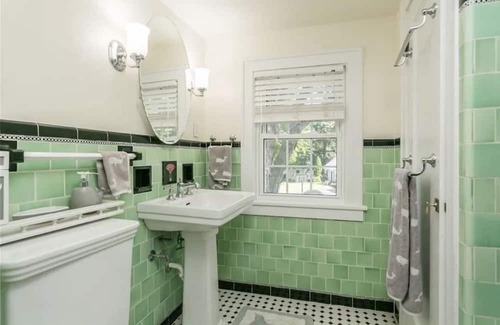 Rochester House | Gem of Brighton-Close to UofR, Strong, St.John Fisher, downtown and more.
