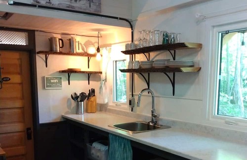 Tay Valley Cottage | WaTERFRoNT TiNY HoUSe NeAR PeRth & an HouR to OttAwA - A Perfect Getaway for Two