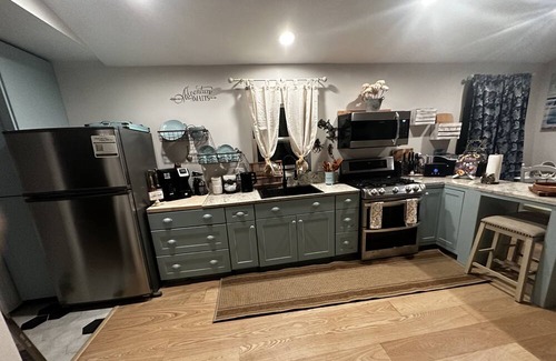 Nipomo House | Welcoming SCHOTTs BnB: Ideal for Families and Pets