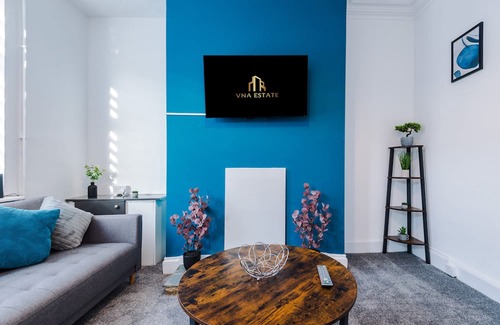 Dukinfield House | Pet-Friendly Entire House in Greater Manchester Awaits You