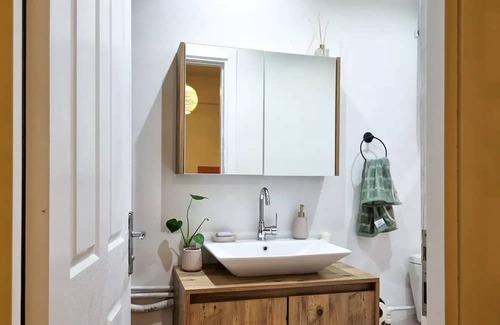 Gumussuyu Mahallesi House | Vibrant Studio Retreat in Cihangir Taksim - Family Friendly