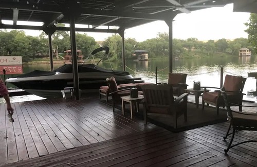 Apache Shores Boat Rental | Relaxing Lake Austin Getaway with Private Dock & Surf Boat