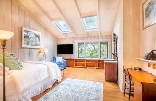 Carpinteria House | Vista Grande, a home on a working avocado orchard in an iconic small beach town