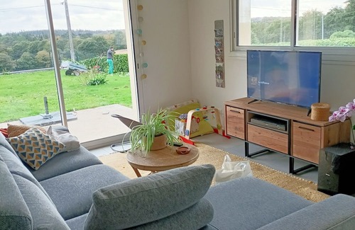 Coatroual House | Relax at Villa Jardin Clos with Ocean Views & Pet-Friendly Perks