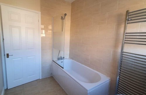 Shipton Cottage | Yorkshire Quirky Cottage with Child-Friendly Amenities