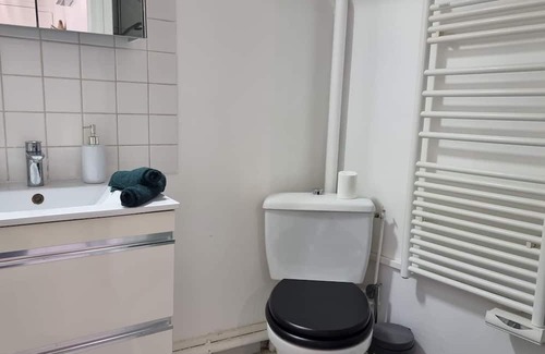 Quartier Centre Ville Apartment | Convenient Studio Équipé Near Massy TGV and Orly Airport