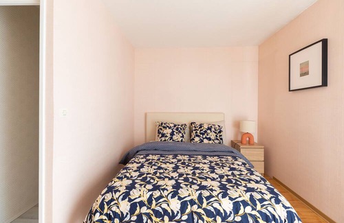 Noisiel Apartment | Spacious Apartment Near Disneyland with Free WiFi & Kitchen
