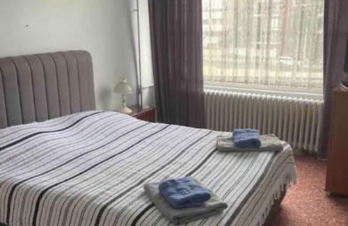 Kartal Apartment | Apartment with a Scenic View of Islands for Family Fun