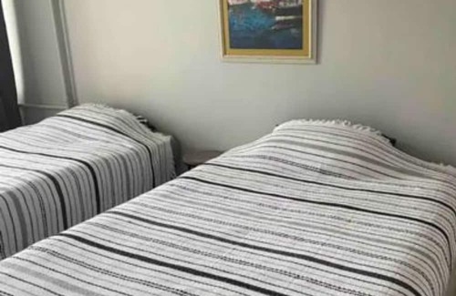 Kartal Apartment | Apartment with a Scenic View of Islands for Family Fun