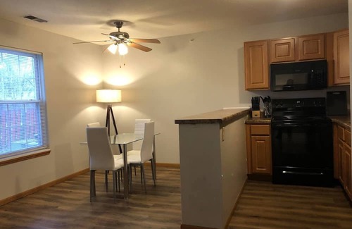 Bloomington Apartment | Comfortable 3 Bedroom Retreat in Bloomington for Families