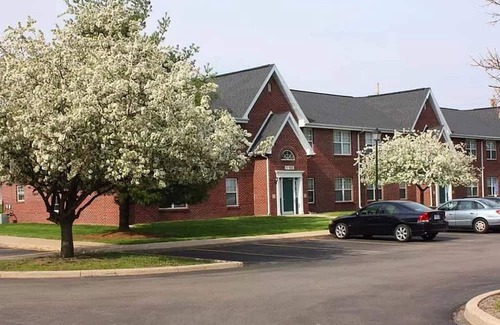 Bloomington Apartment | Comfortable 3 Bedroom Retreat in Bloomington for Families