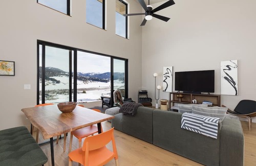 Riverview Ranch House | Elegant Sky Cabin with Private Hot Tub and Scenic Views