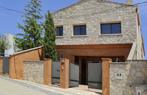 La Figuera House | Scenic Vineyard Retreat with Breathtaking Views in Tarragona