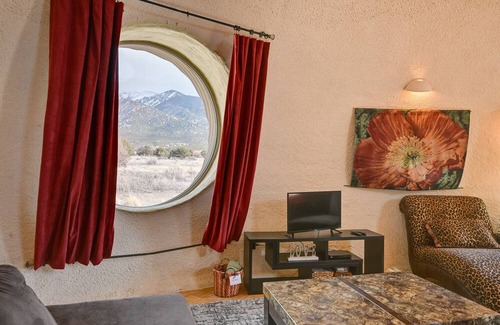 Crestone Apartment | Pet-Friendly Crestone Studio Near Hiking Trails!