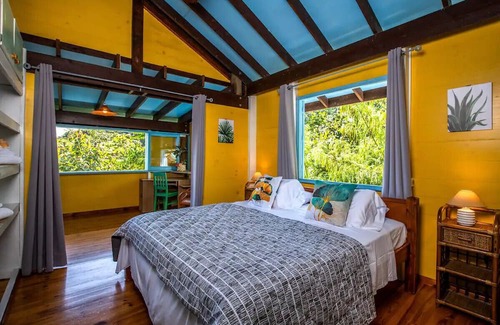 Papeete Cottage | Fare Arevareva: Cozy Bungalow with Pool & Ocean View