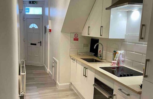 Edgware House | Perfect En-Suite in Edgware with Garden!