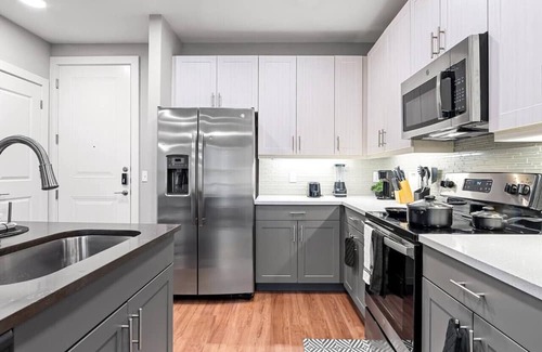 Fort Worth Apartment | Tranquil Retreat with Pool, Gym and Pet-Friendly Amenities