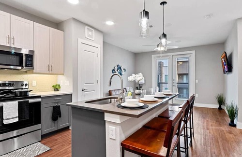 Fort Worth Apartment | Tranquil Retreat with Pool, Gym and Pet-Friendly Amenities