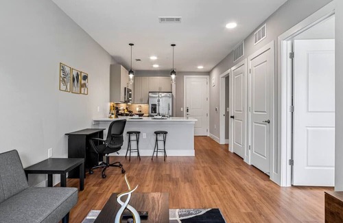 Fort Worth Apartment | Modern Elegance Retreat: Gym, Pool & Pet-Friendly Stay