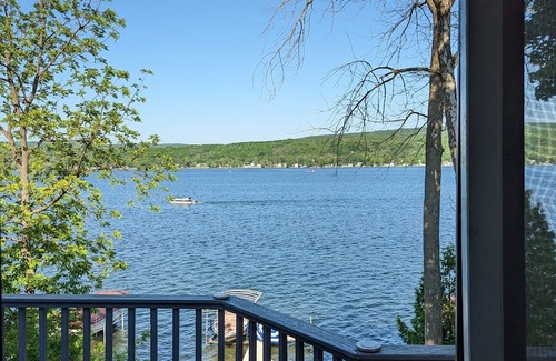 Town of Richmond Cottage | Tranquil Lakefront Cottage Retreat – Guest Rated 10/10
