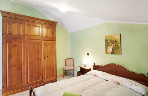 Dolceacqua Apartment | Apartment 'L'albicocco' with Balcony and Wi-Fi