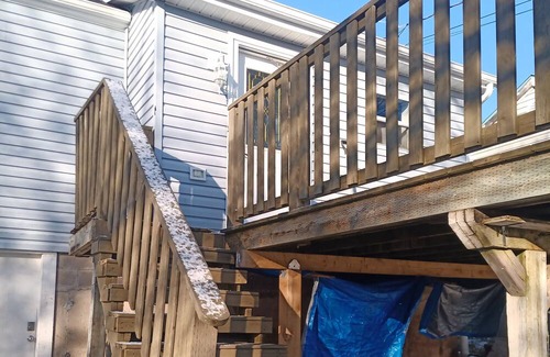 Dieppe House | Private (lockable) room in shared home 5min away from airport! Cat friendly.