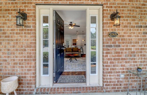Statesboro Villa | Eagle's Refuge: Pet-Friendly Stay Near GSU Paulson Stadium