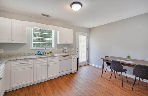 Statesboro House | Modern Gray Home - Perfect for Families Near GSU