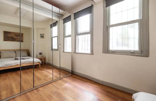 Cihangir Apartment | Cozy Secret Garden Apartment in City Center for Families