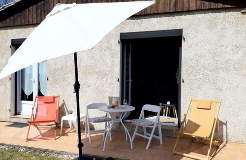 Cahuzac Cottage | Gîte 3: Guest Rated 10/10 with Pool & Ocean Views