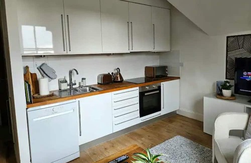 Barbourne Apartment | Pass the Keys | Charming 1 Bedroom Apartment in Historic Barbourne