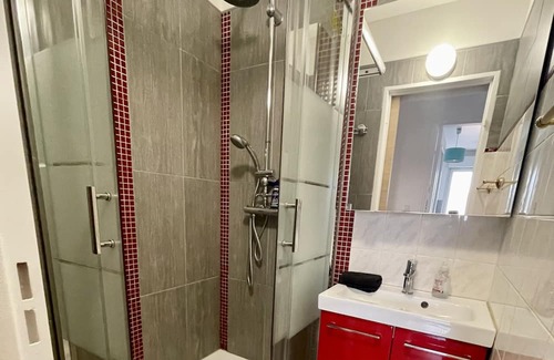 Palaiseau Bed & Breakfast | Cozy 16m2 Room in Palaiseau Centre Ville, Steps from RER
