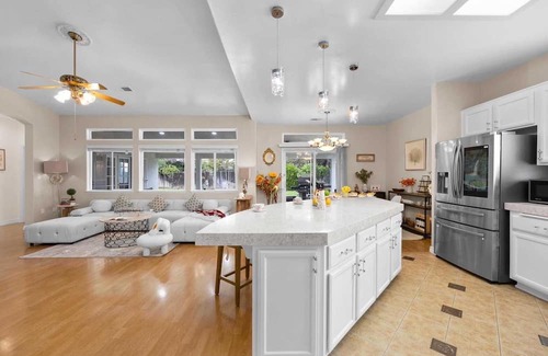 Greenacres House | Relax at Serene Haven Retreat - Pet Friendly & Breakfast
