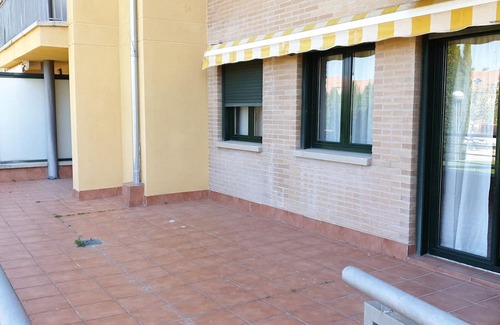 Jaca Apartment | Spacious Apartment Jaca: Family-Friendly with Spa Amenities