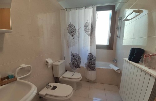 Villanua Apartment | Family-Friendly Apartment Villanúa for 4 Guests