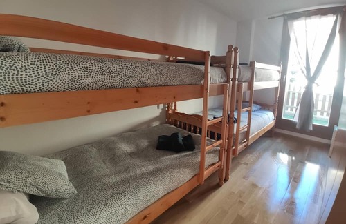 Villanua Apartment | Family-Friendly Apartment Villanúa for 4 Guests