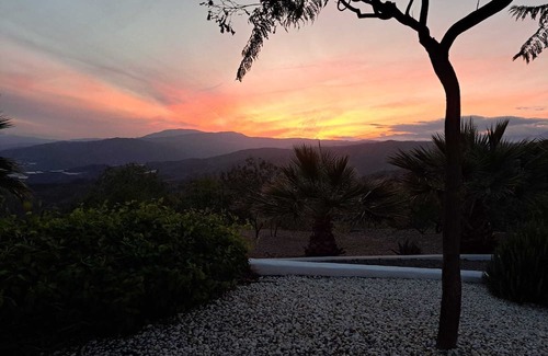 Adra Apartment | Cozy Holiday Apartment "Cerro Del Pozo Amanecer" with Sea View